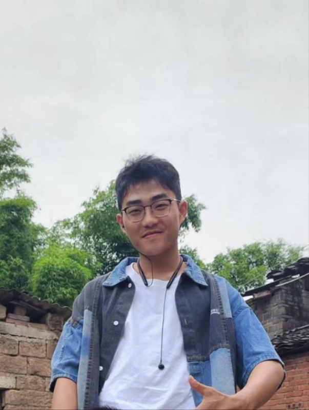 越努力越幸运的第一张照片--莆田交友网